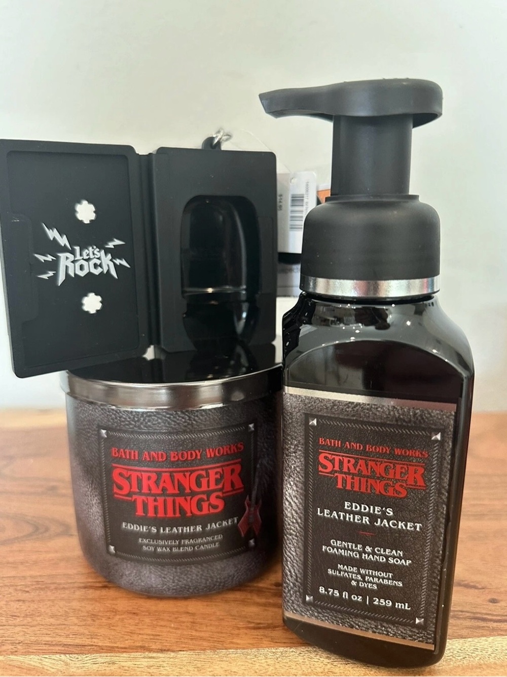 Bath & Body Works: Stranger Things 3-Wick Candles, Hand Soaps, & Sani Clips - Picture 4 of 7